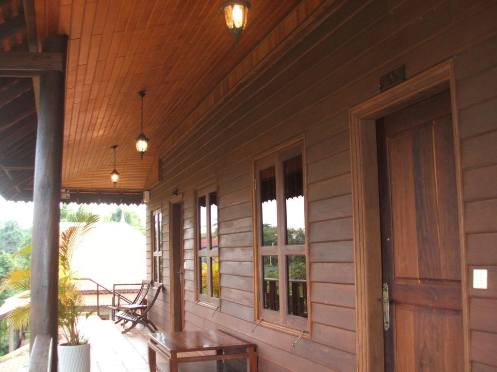 Green Plateau Lodge Banlung Экстерьер фото