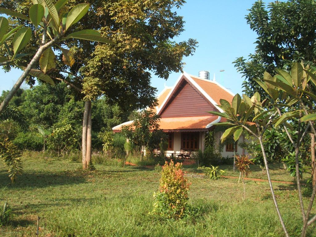 Green Plateau Lodge Banlung Экстерьер фото