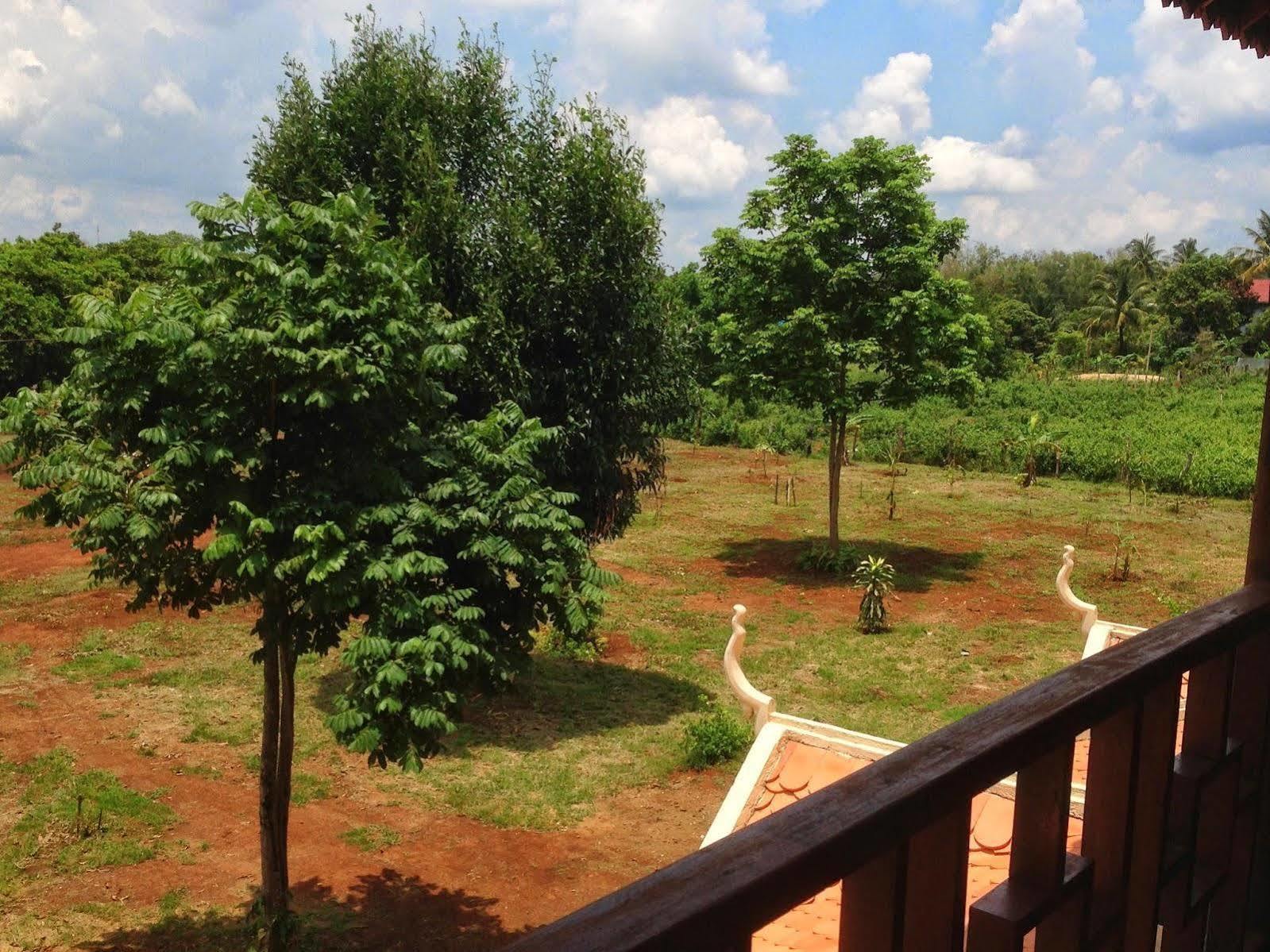 Green Plateau Lodge Banlung Экстерьер фото