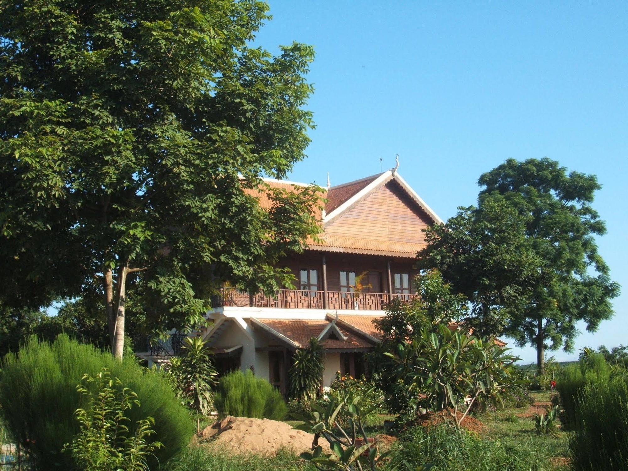 Green Plateau Lodge Banlung Экстерьер фото